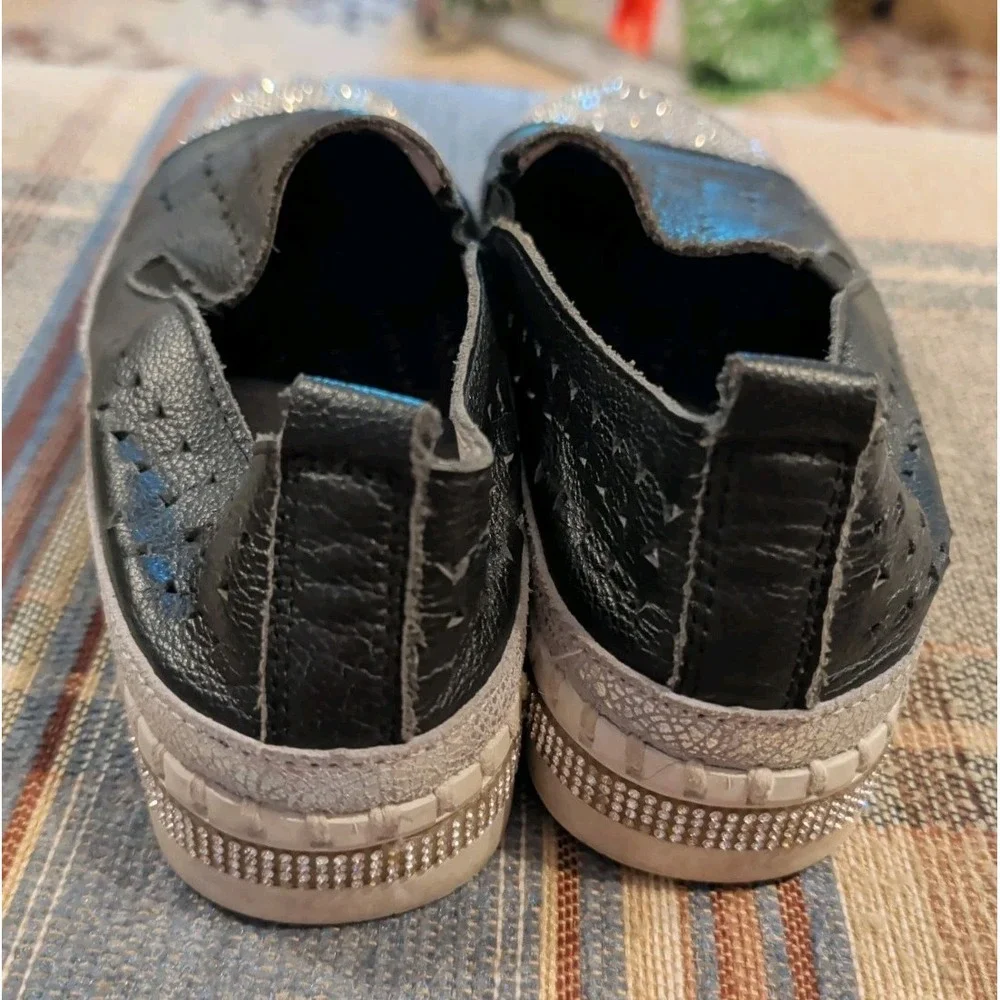 Bernie Mev TW187 Women's Size 8 US Size 39 EU Black Slip On Memory Foam